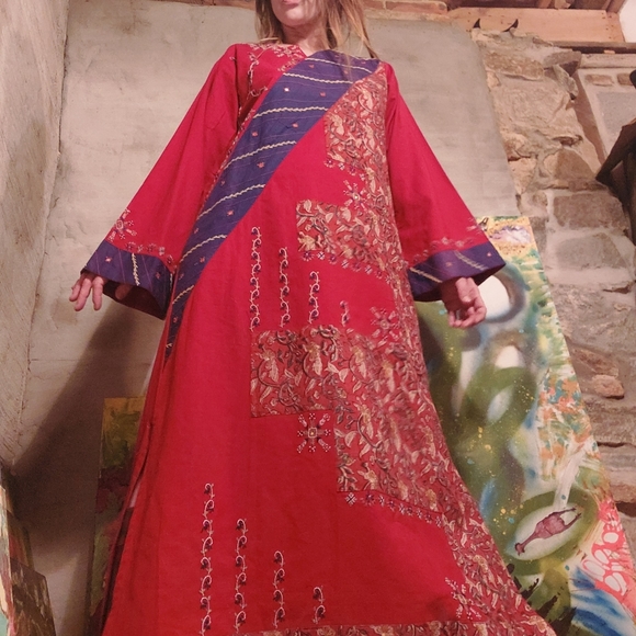 Vintage 1970's Indian caftan w/ gilded beading & embroidery - Picture 6 of 15